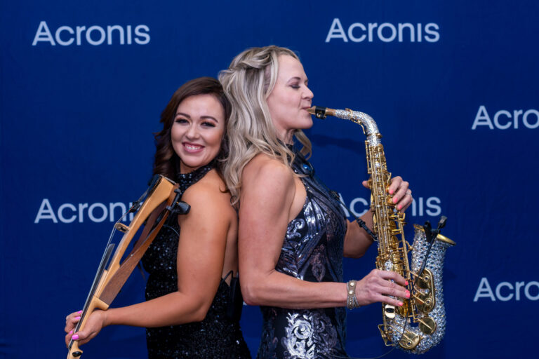 Live musicians at the Acronis awards evening